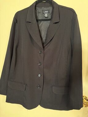 T. Milano Women's Black Single-Breasted Blazer